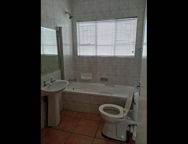 2 BEDROOM TOWNHOUSE FOR SALE IN VERWOERDPARK